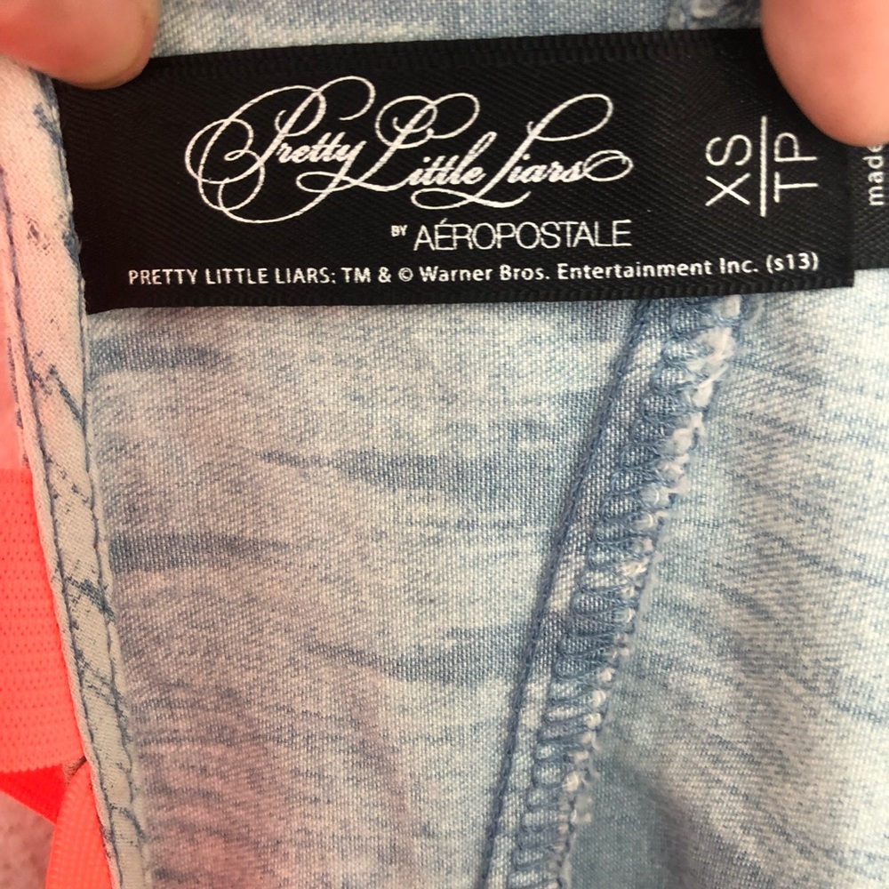 aéropostale Pretty Little Liars